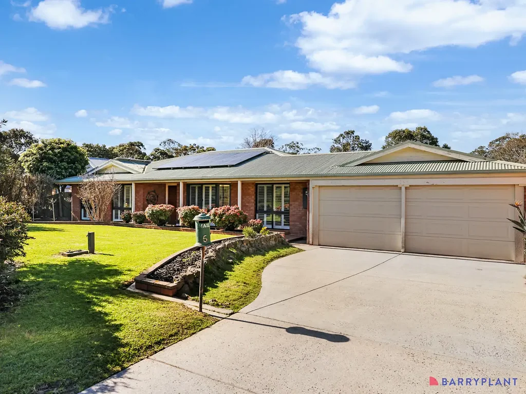 Cowes 4બેડરૂમ Spacious Family Retreat Backing onto Blue Gum Reserve