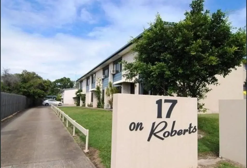 Neat & Tidy Townhouse - Centrally Located