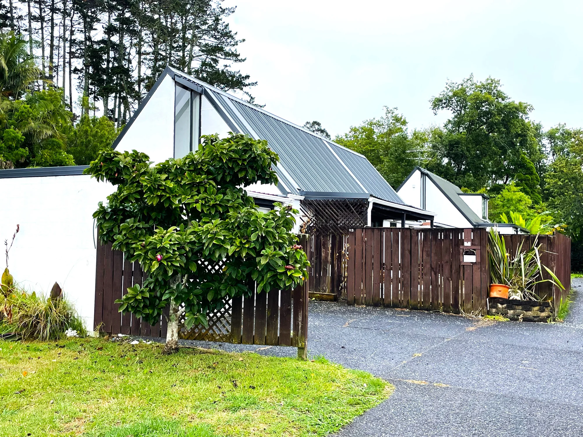 Spacious 3 bedrooms with 1 bathroom