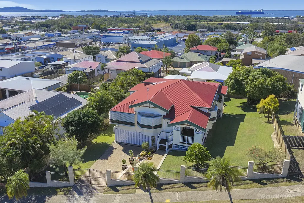 Gladstone Central 4房  GRANNY FLAT,  HARBOUR VIEWS AND BEAUTIFULLY RESTORED