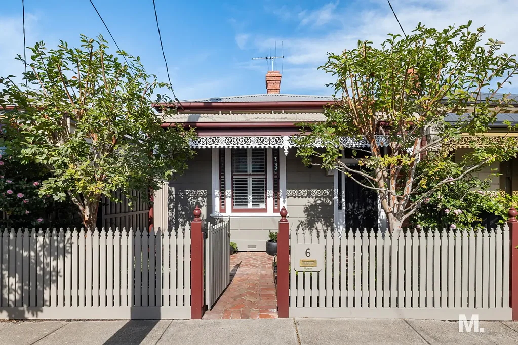 Moonee Ponds 2房 时尚维多利亚建筑 高级装修 V-Zug电器 私人后院 死胡同安静 THIS TAKES HERITAGE CHARM TO A WHOLE OTHER LEVEL.