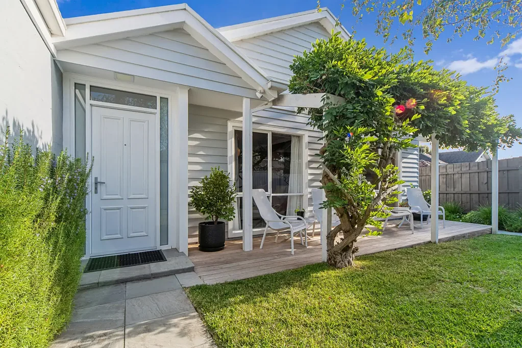 Mount Eliza 3ਬੈੱਡਰੂਮ ~ Refined Coastal Living in the Heart of Ranelagh ~