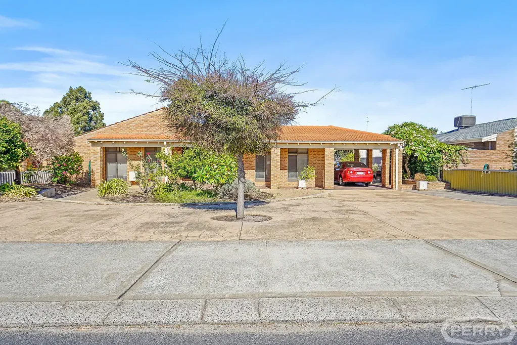 13 Sandalwood Parade, Halls Head, WA 6210