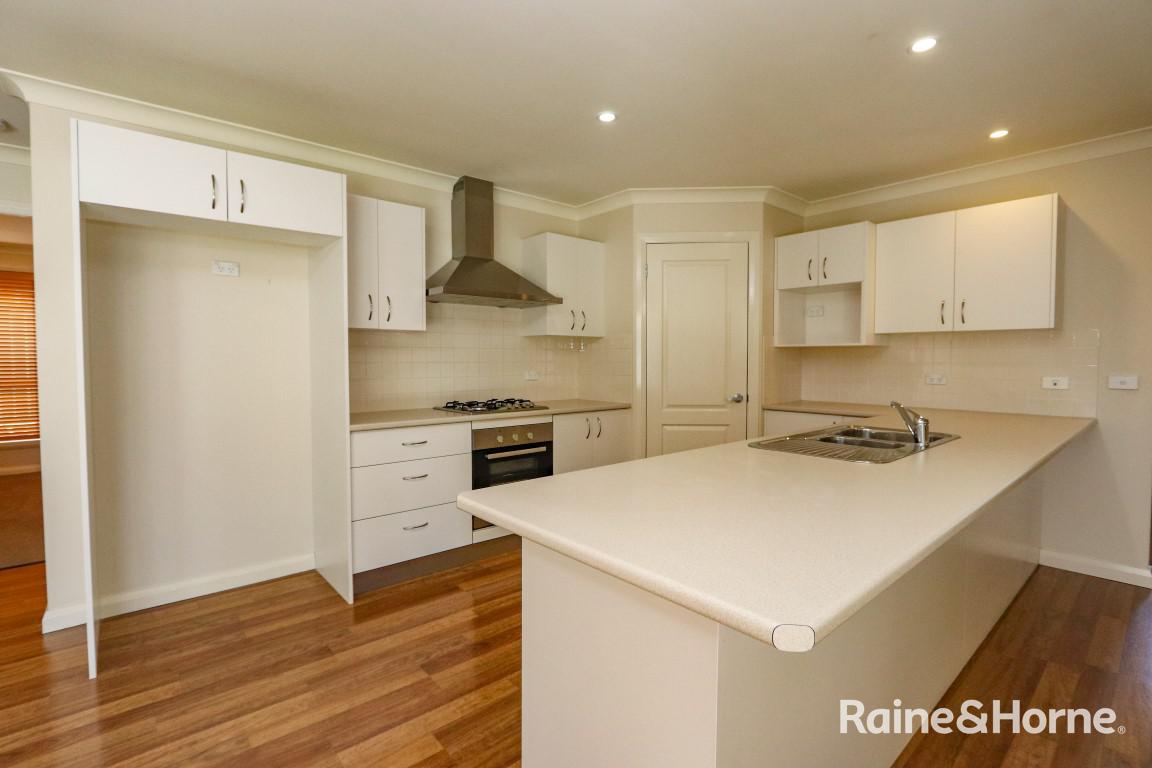 8 COBB AV, LLANARTH NSW 2795, 0 chambres, 0 salles de bain, House