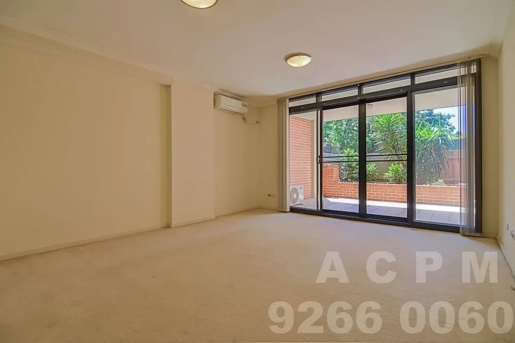 HUGE FAMILY HOME WITH BRAND NEW CARPETS & FRESH PAINT