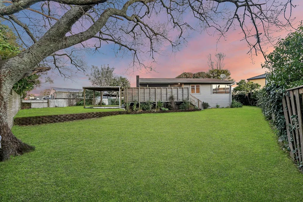 Henderson 3chambre Opportunity to Secure Comfort, Convenience & F...