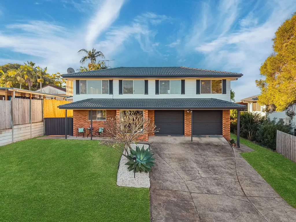 4 Pavuvu Street, Mansfield, QLD 4122