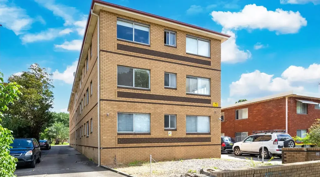 GOOD CONDITION 2 BEDROOM UNIT ON FIRST FLOOR