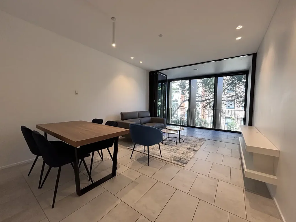 MODERN ONE BEDROOM IN CENTRAL PARK