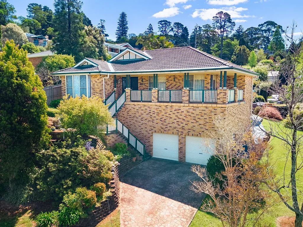 Kurrajong Heights 4房 高地位置，开阔视野与无限潜力 Elevated Position, Expansive Views & Endless Potential