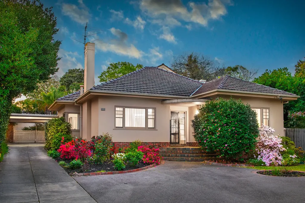 Mitcham 4部屋 Marrying single level space and period charisma on 1138sqm (approx.)