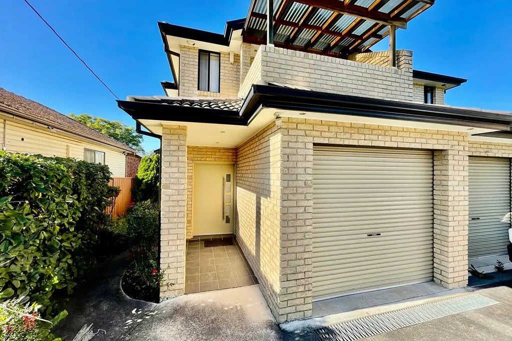 Well-Presented Two Bedroom Duplex