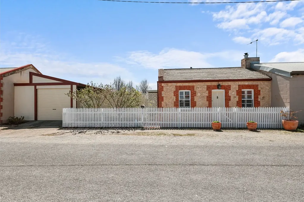 Goolwa 2 Bedroom A Timeless Treasure in Little Scotland