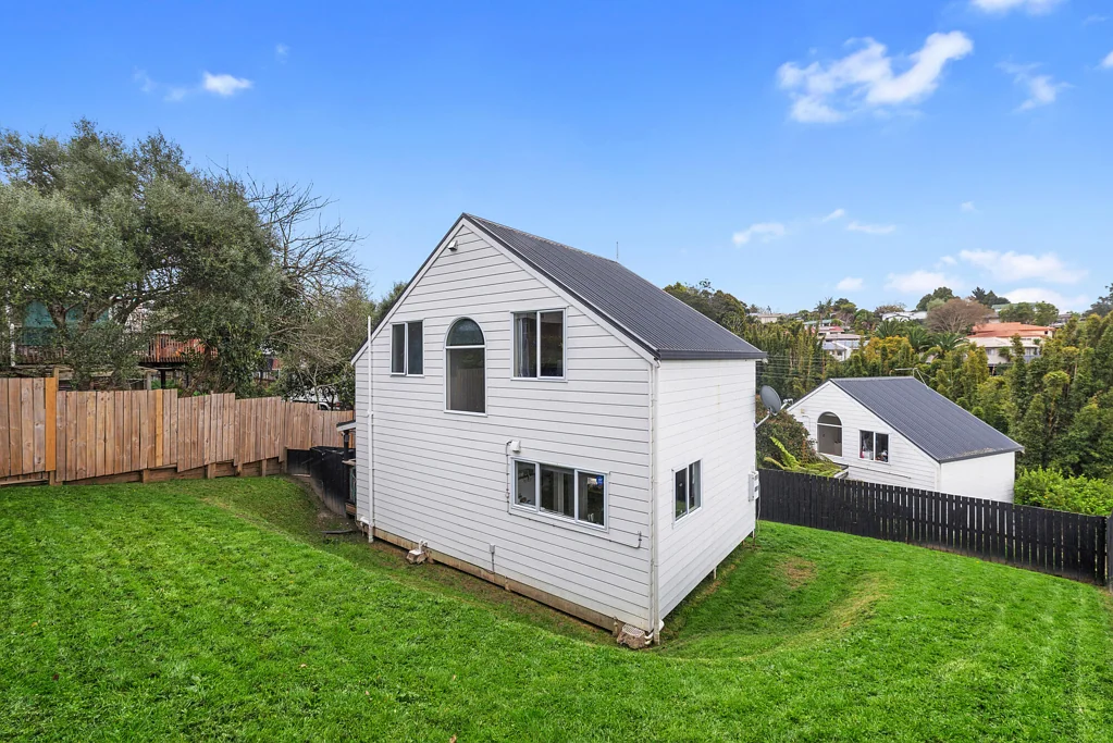 Massey 3 Slaapkamer Standalone home, quiet and sunny with carport