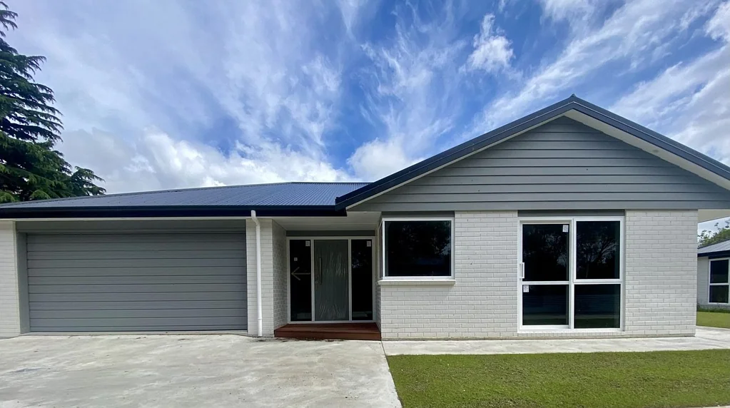 Modern, Near-New Home in Solway