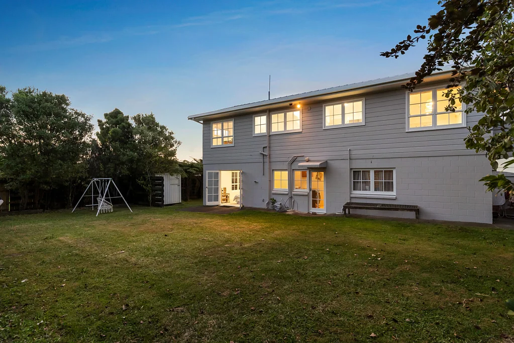 Takapuna 3房  Charming & Modern | Massive Backyard
