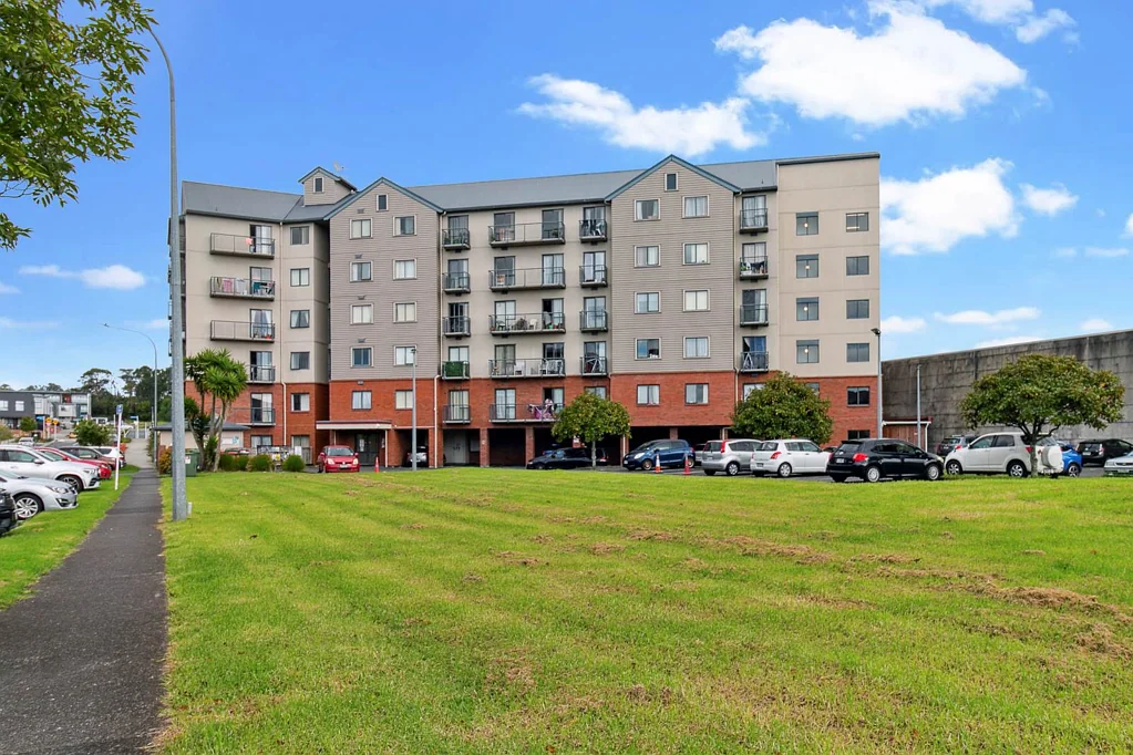 3N/17 Crown Lynn Place, New Lynn, Waitakere City, Auckland