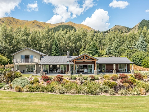 Hanmer Springs  Luxury accommodation, wedding and events centre