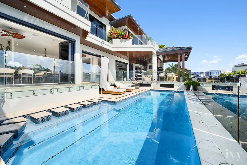 88 Royal Albert Crescent, Paradise Point, QLD 4216