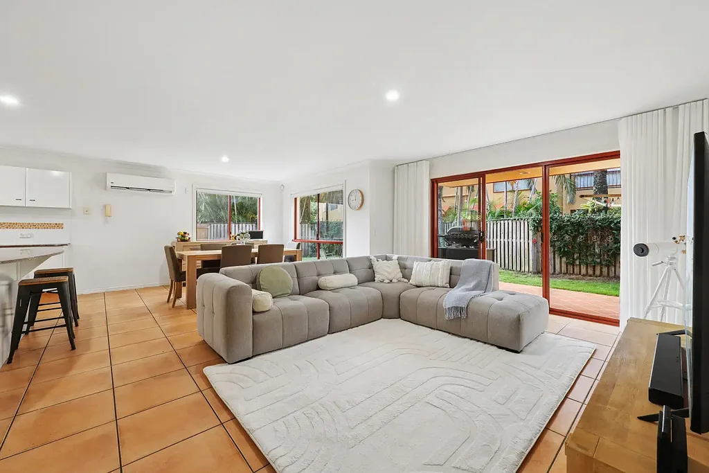 Robina 3Phòng ngủ A Quality Townhouse in a Prime Position