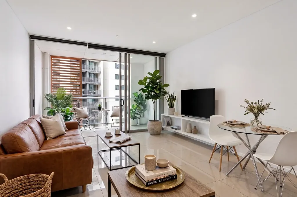 Chippendale Chippendale中心地带朝北临公园的奢华公寓 North-Facing Parkside Luxury in the Heart of Chippendale