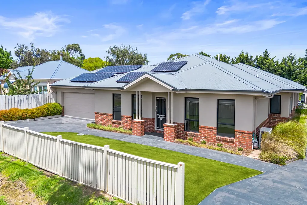 1/3 Morrow Road, Gisborne, VIC 3437