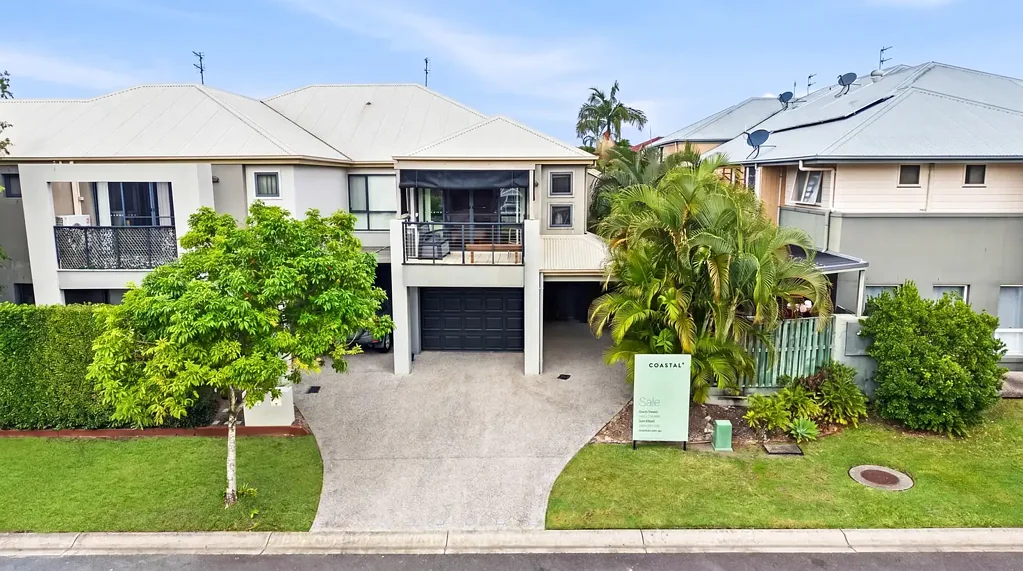 Varsity Lakes 2房  LOCATION, LIFESTYLE, LOW MAINTENANCE, LOW BODY CORP = GREAT BUYING!