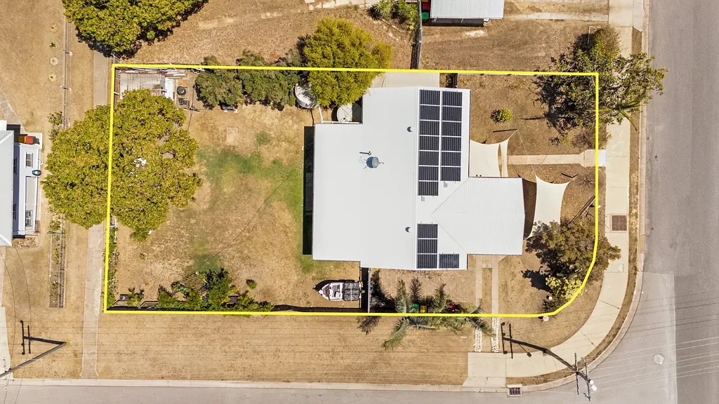 West Gladstone 3ਬੈੱਡਰੂਮ Central Convenience With Space, Solar And Side Access