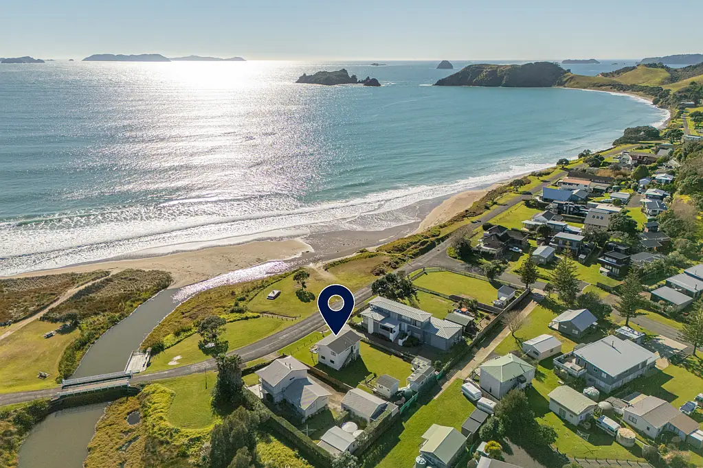 Opito Bay 2房  Classic Opito Bay Bach – Beachfront Location