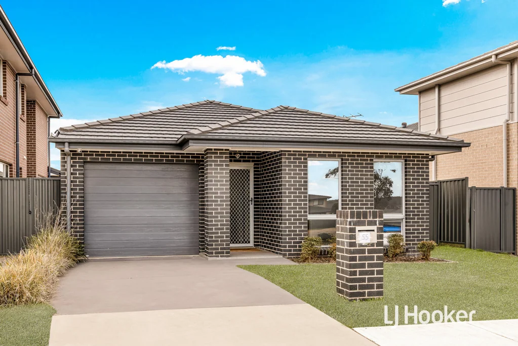 Beautiful 4 Bedroom Home in Great Location!