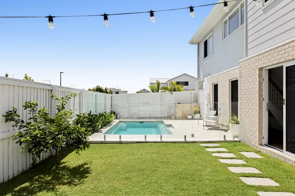 11 Daydream Crescent, Banya, QLD 4551