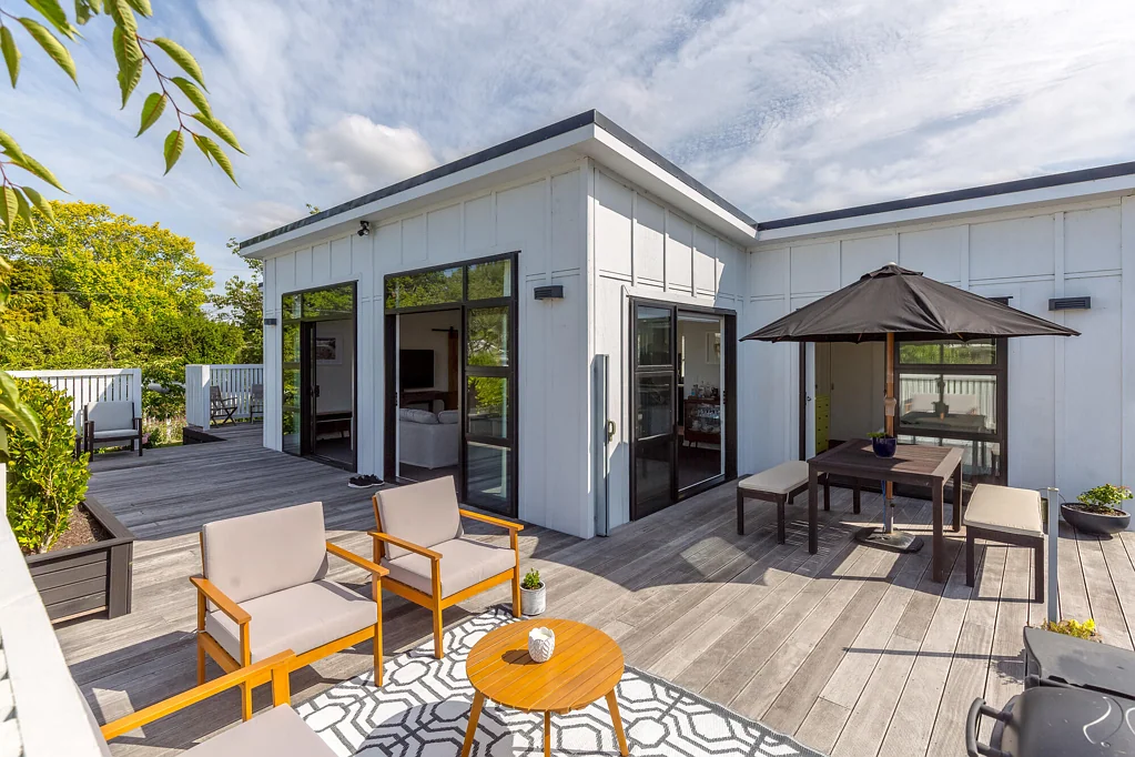 Greytown 2Moenga Sunny central living