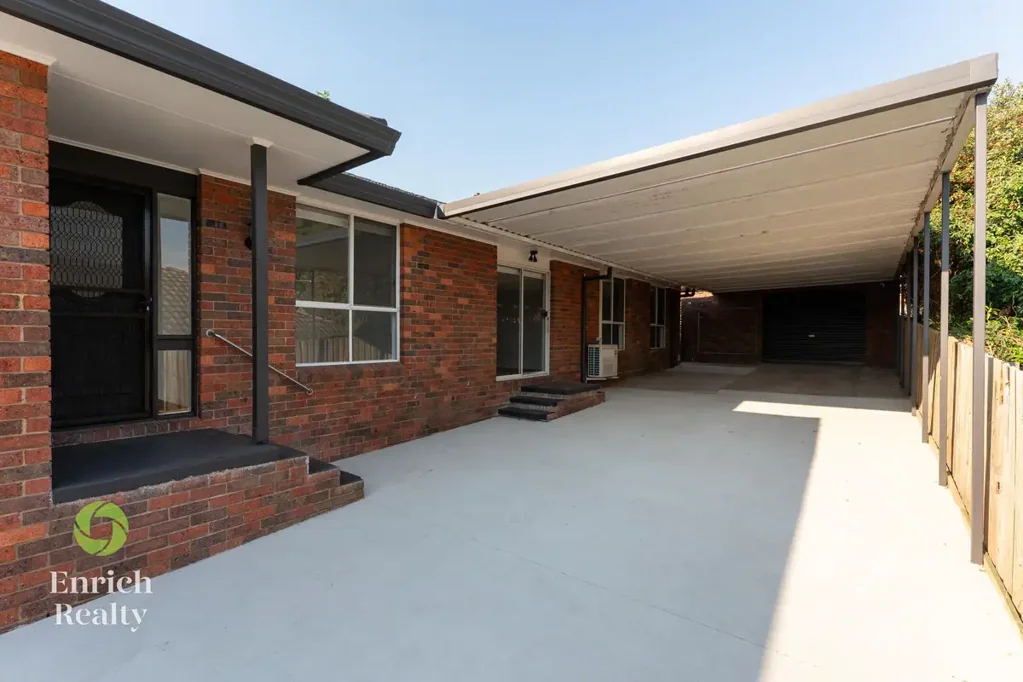 24 Dinwoodie Drive, Newborough, VIC 3825