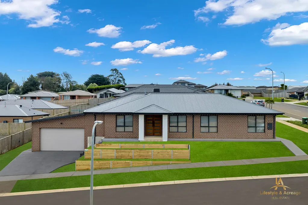 'Brand New Luxury Family Home with Stunning Views & Premium Finishes'