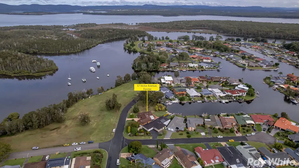 Forster 3房  Absolute Forster Keys Waterfront Oasis with Water Views from every angle