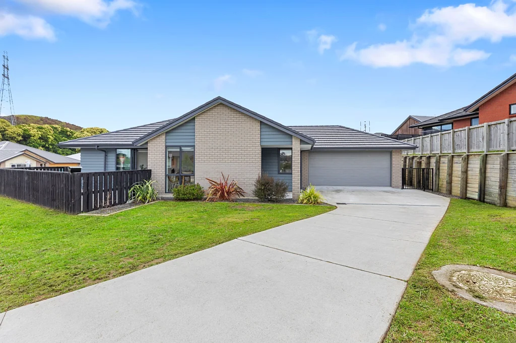 Ohauiti 4 Bedroom Brick, Views & Ready to Move In!