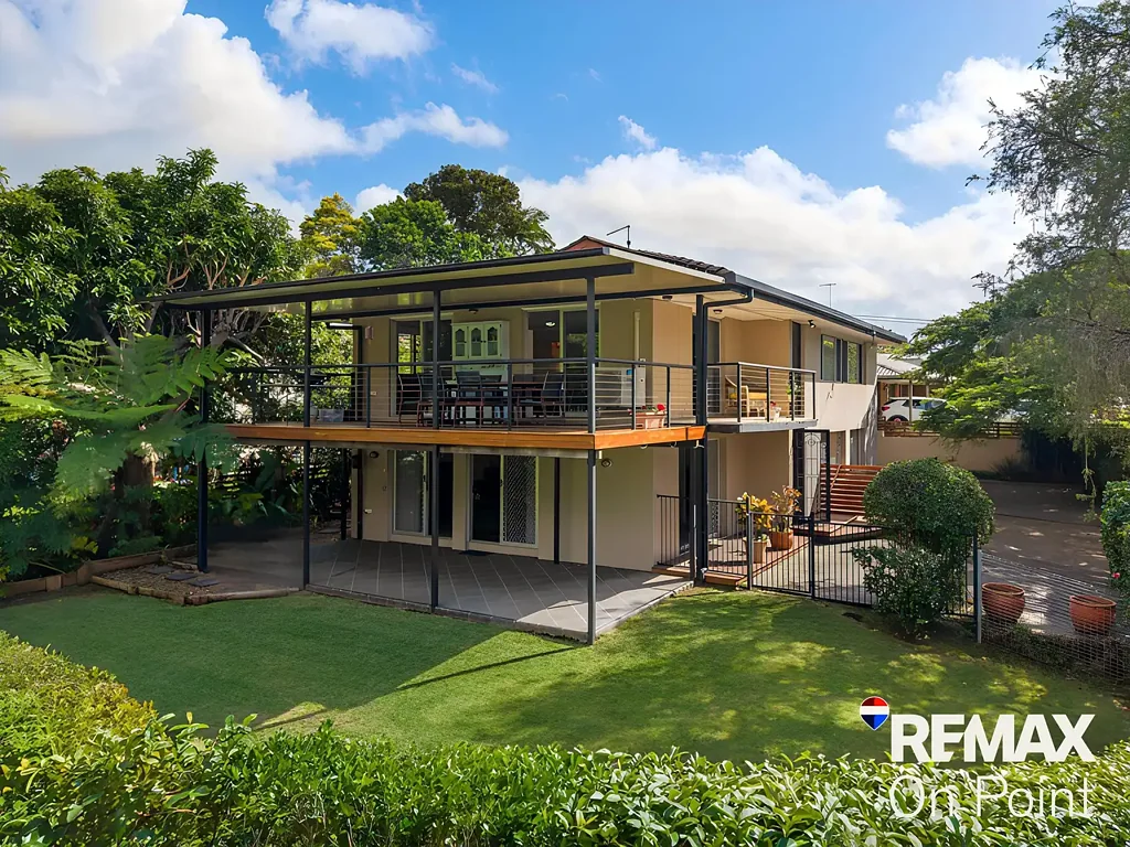 Redland Bay 5房 街角静谧私享 地对公园 步行水域 双居灵活 五卧四卫 现代厨卫 多区休闲 车库宽敞 绿意环绕 Tranquil & Private Dual Living on a Corner Block Surrounded by Nature