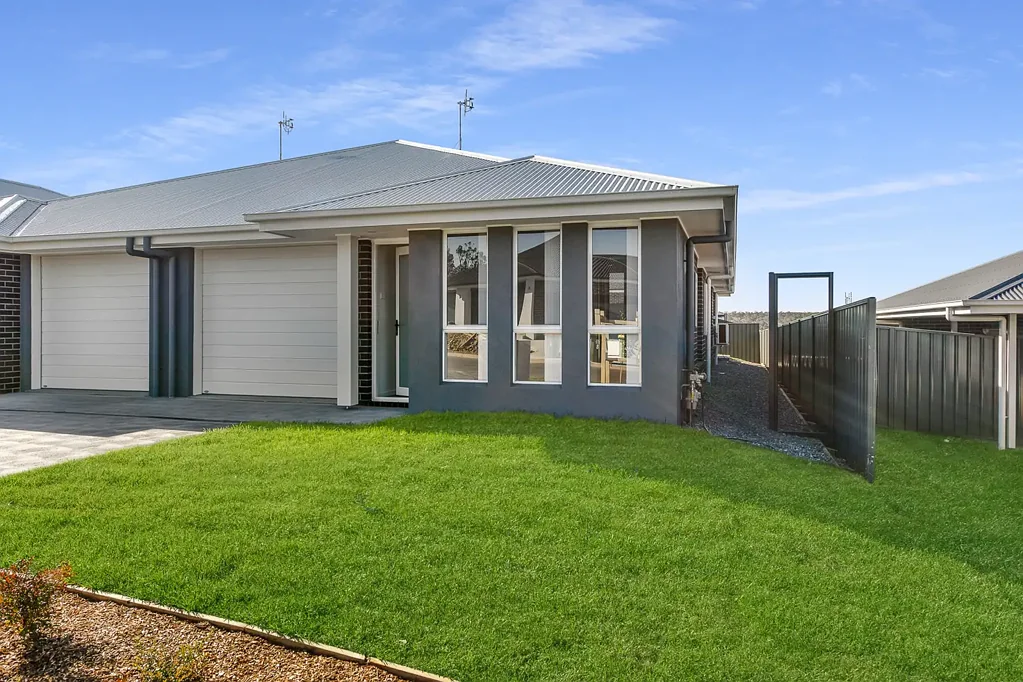 Modern Duplex - In highly sort Heddon Greta