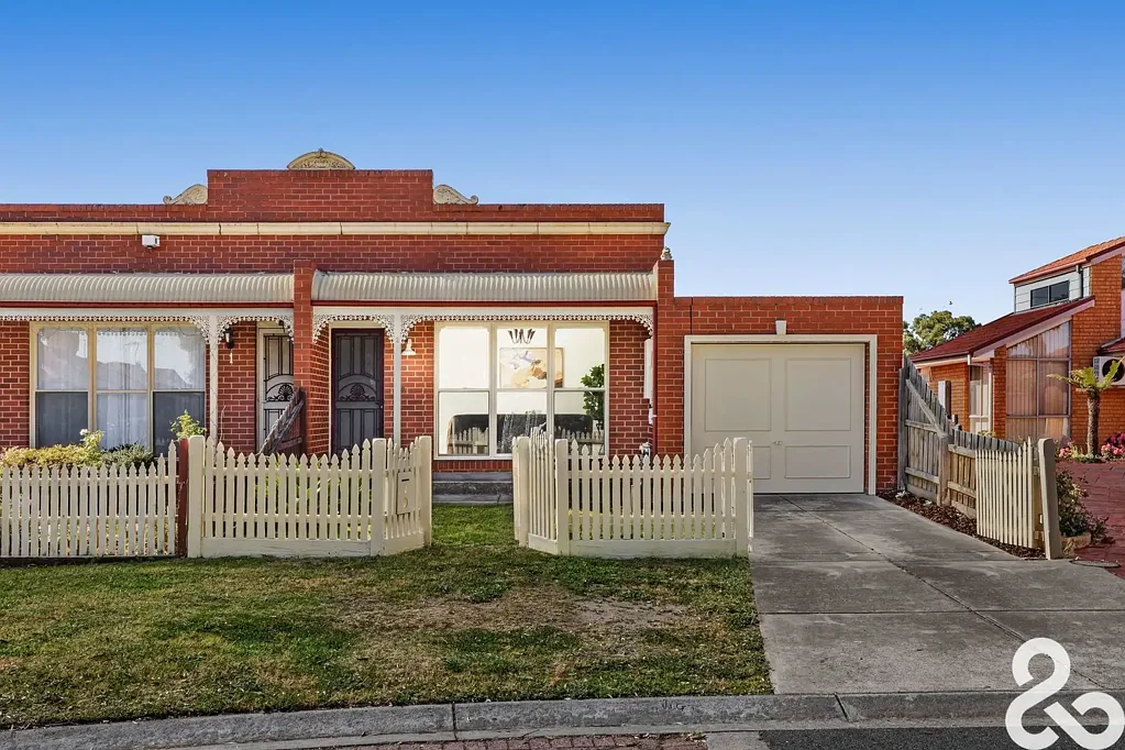 2 Eccles Close, Mill Park, VIC 3082
