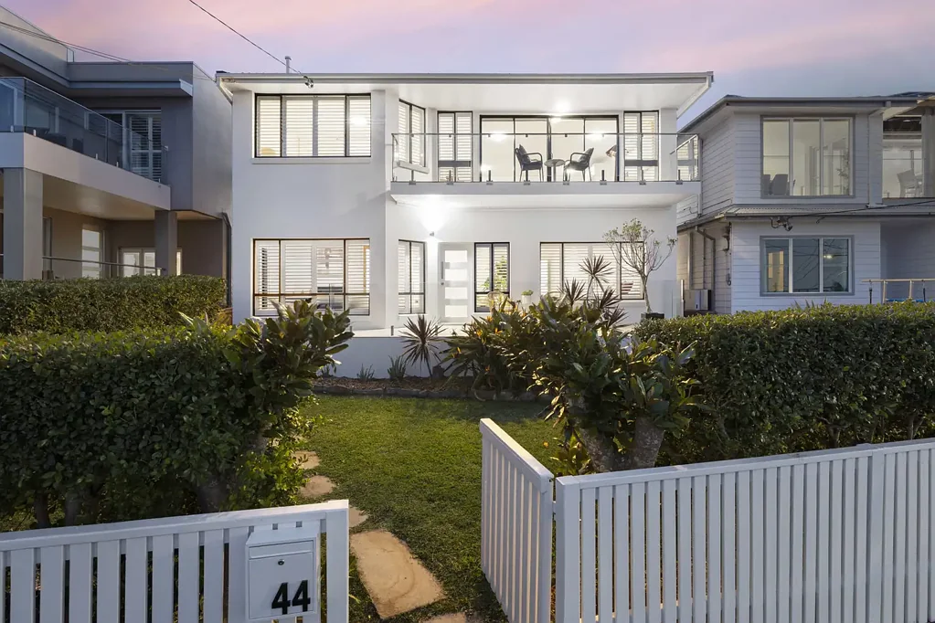 Collaroy Plateau 6房  声誉卓著的埃奇克利夫大道家庭圣殿  Prestigious Edgecliffe Boulevard Family Sanctuary
