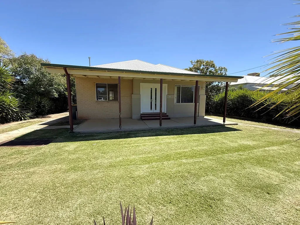 33 Lachlan Street, Young, NSW 2594