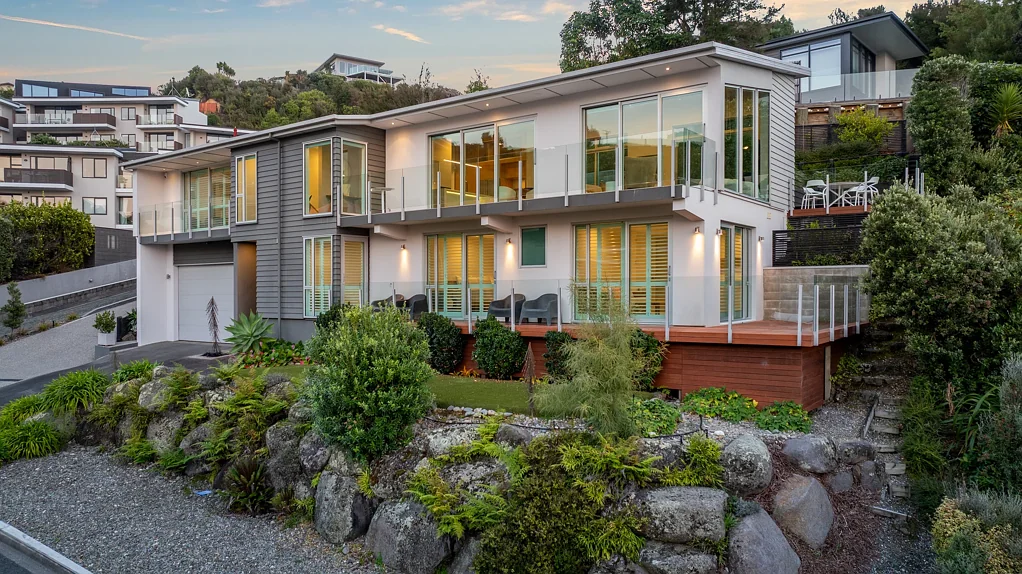 Kaiteriteri 4ਬੈੱਡਰੂਮ Sea Views. Four Ensuites. Steps to the Sand.