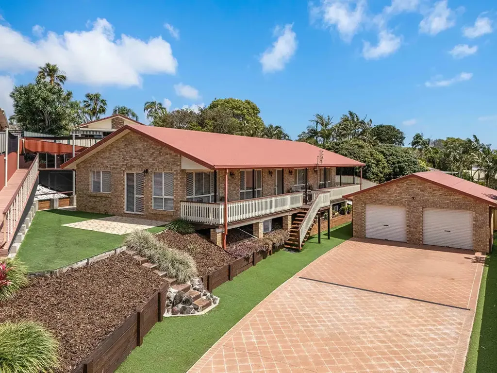 Banora Point 4Kwarto ELEVATED COASTAL OUTLOOK - IMMACULATE 4 BEDROOM HOME