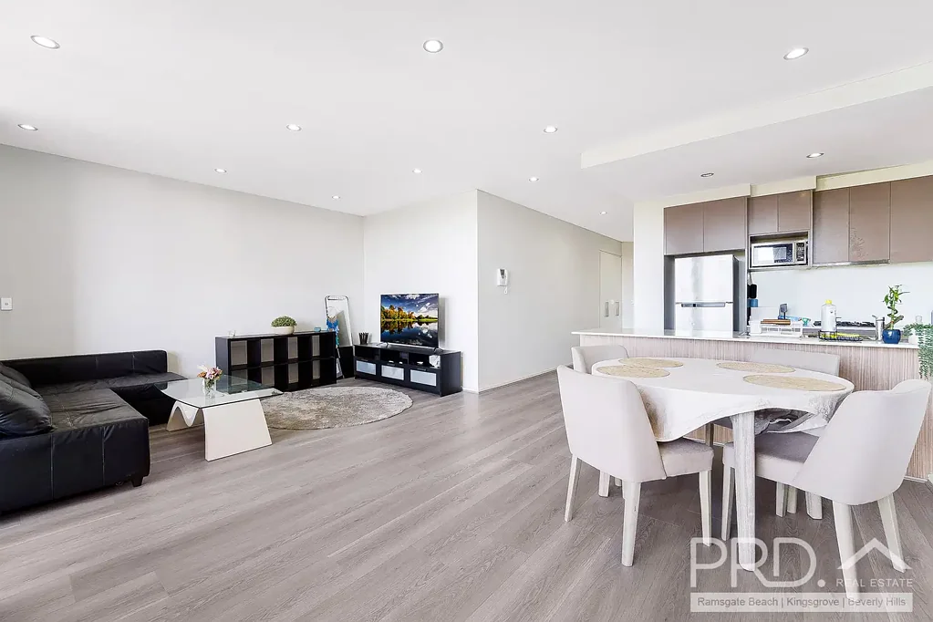 Strathfield 2ห้องนอน PERFECT FOR FIRST HOME BUYERS | MODERN NORTH-FACING TWO-BEDROOM APARTMENT IN THE HEART OF STRATHFIELD - TOTAL SIZE 121SQM APPROX.