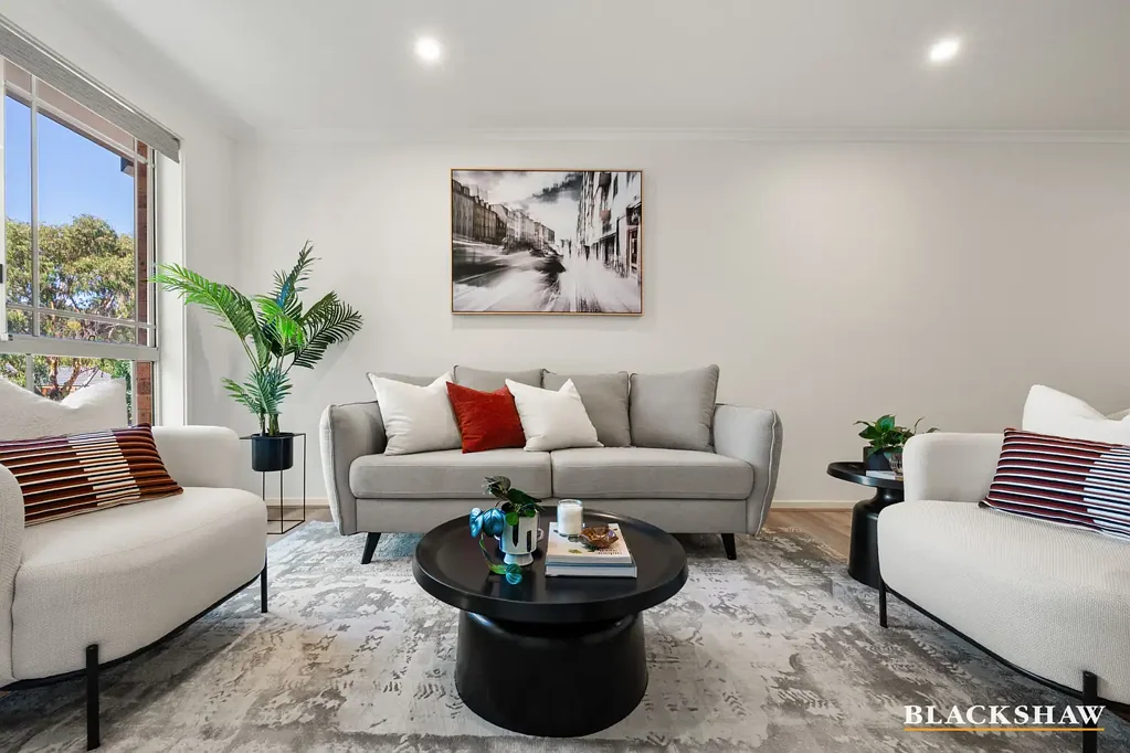 2/3 Esmond Avenue, Jerrabomberra, NSW 2619