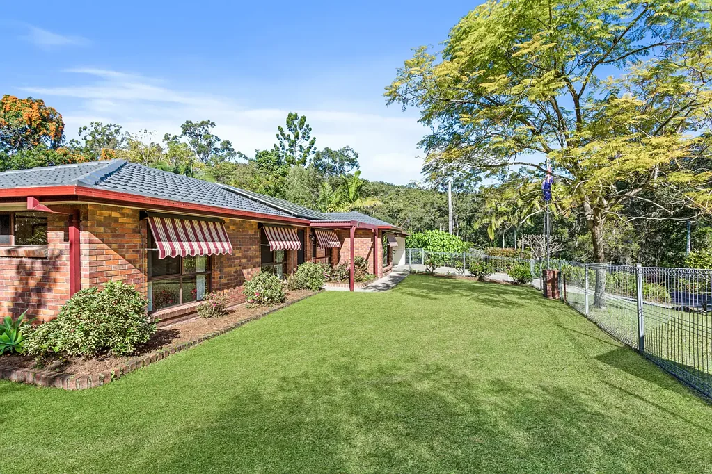 Mudgeeraba 4 Bedroom Held Since 1985 - To Market for the First Time