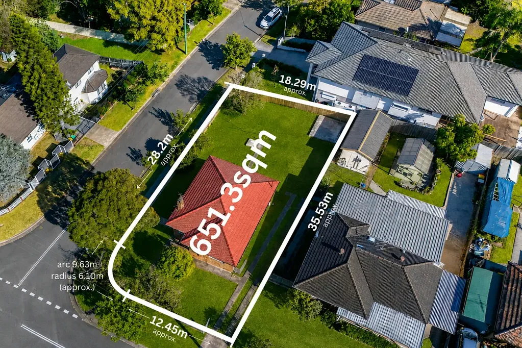 Rydalmere 3Zimmer Prime Corner Position with Duplex Potential in a Convenient Rydalmere Setting