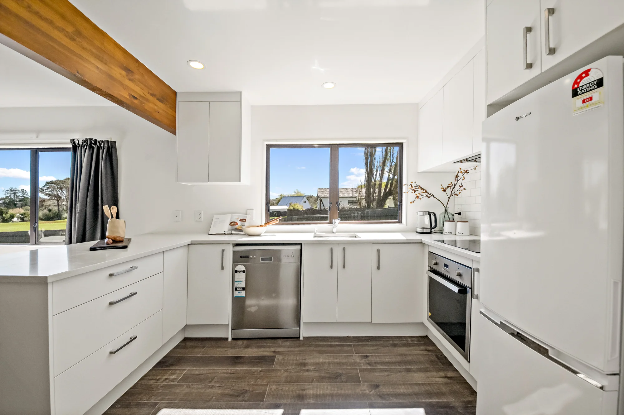 45 Fitzherbert Avenue, West Harbour, photo 3