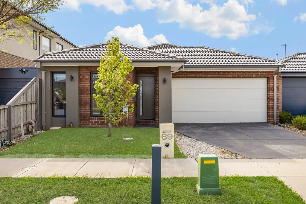 Diggers Rest 3Moenga Super-Cute Luxury, Move-In Ready Ease