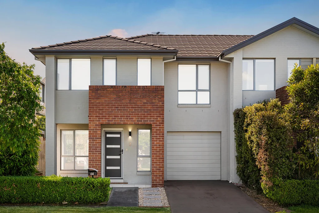 Modern Family Living in a Prime Elizabeth Hills Location